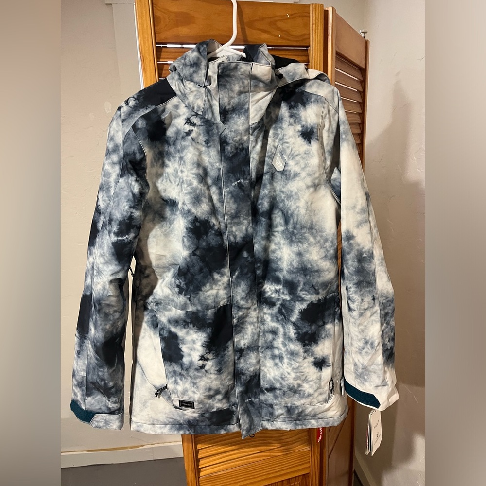 Brand new with tags women’s snowboard jacket size medium!!